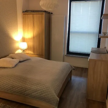 Apartment Lirowa Warschau